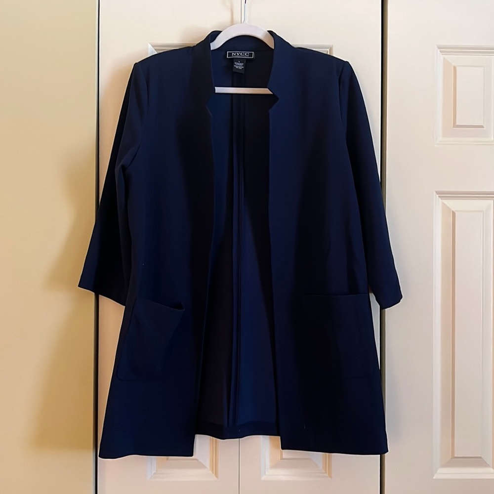 Navy blue 3/4 inch sleeve suit jacket